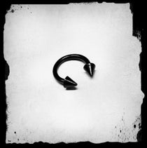1.6mm Circular Barbell w/ Cones -Musta L&auml;vistyskoru