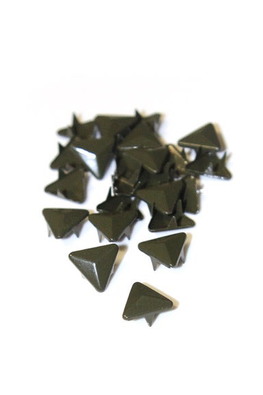 Armeijanvihre&auml;t 8mm Kolmio Pyramidi-Irtoniitit 50kpl